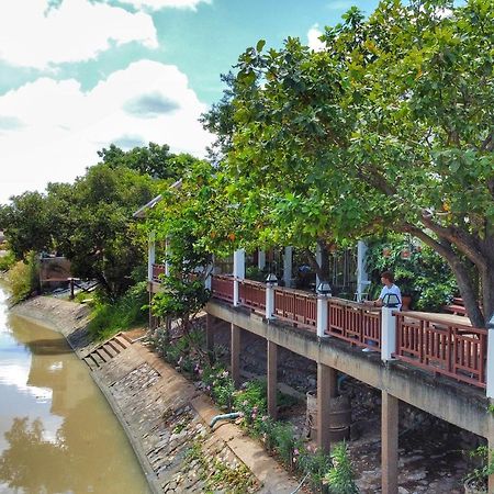 Romyen Cafe' Homestay Phra Nakhon Si Ayutthaya Esterno foto